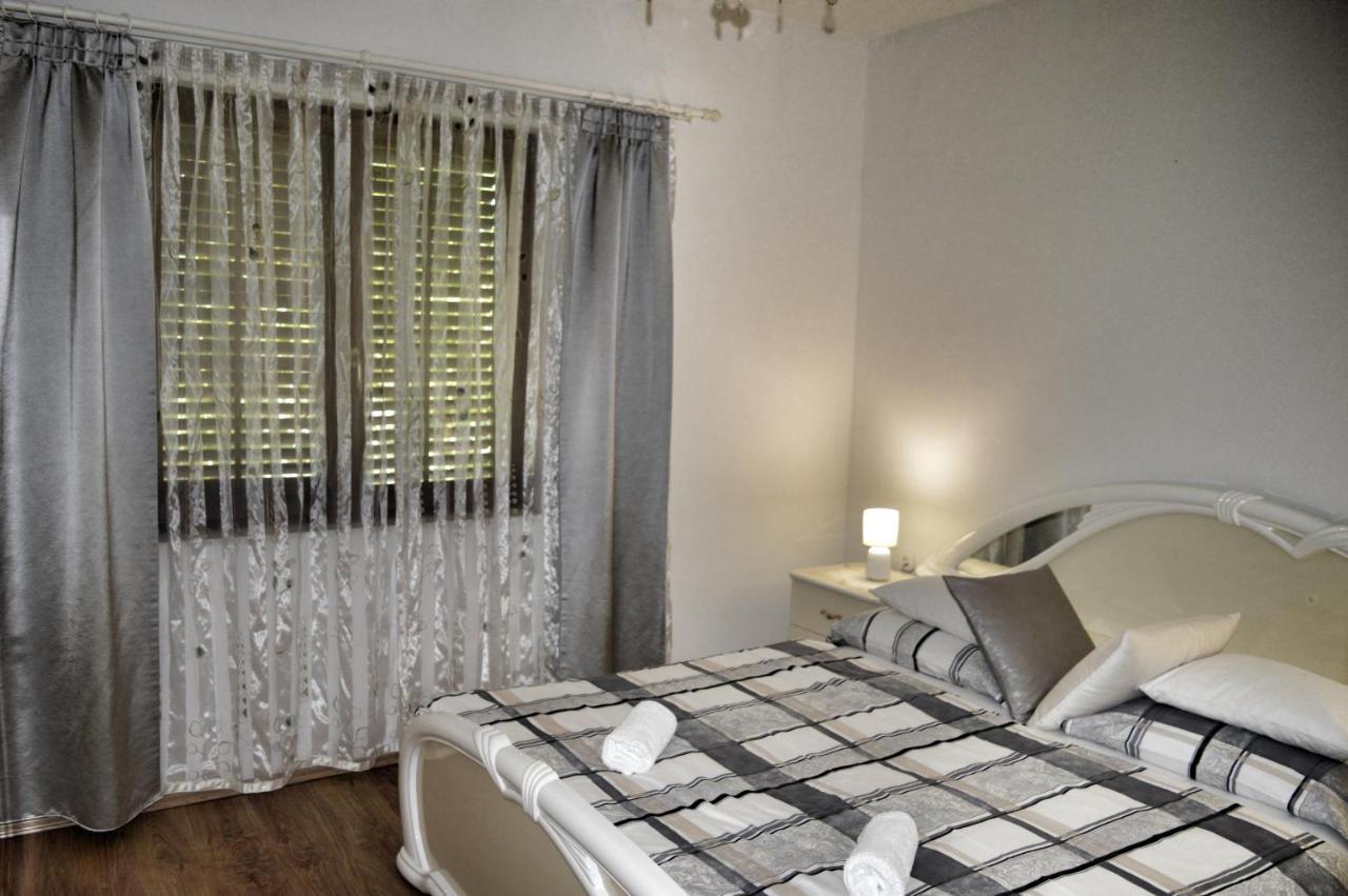 Apartment Nikolic Kaštela Exteriör bild