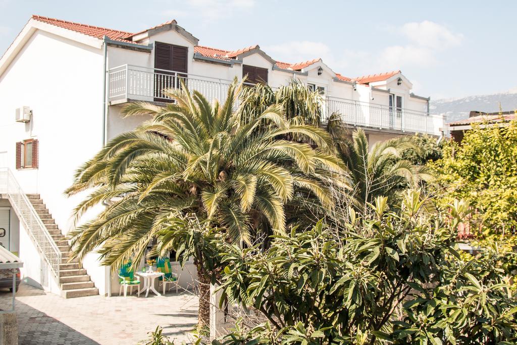 Apartment Nikolic Kaštela Exteriör bild
